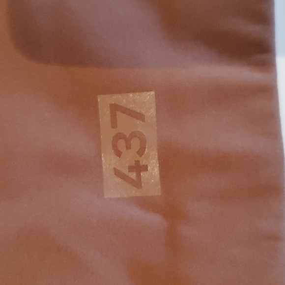 437 THE ESSENTIALS TOP - Picture 6 of 6